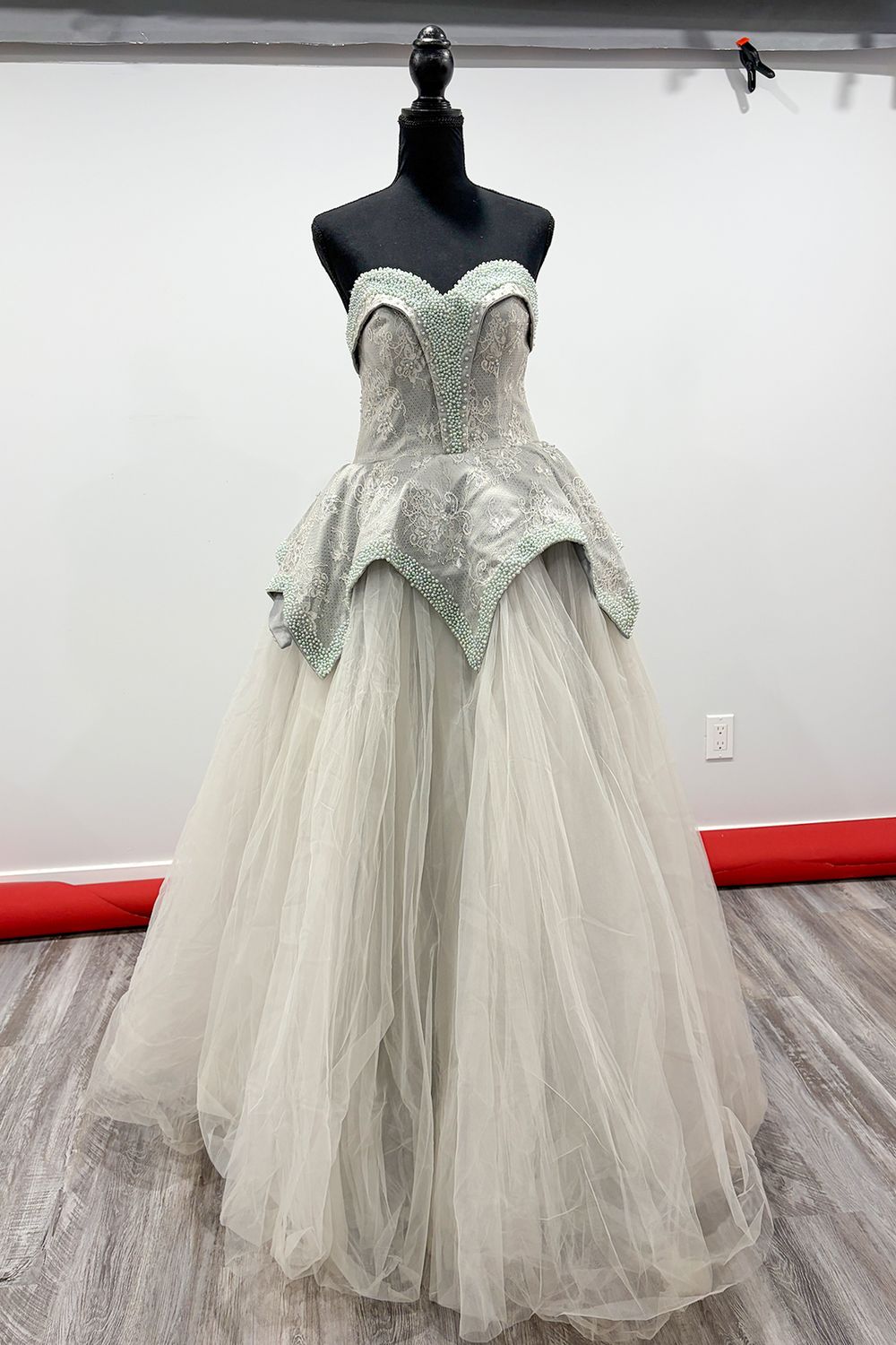 rental wedding dress