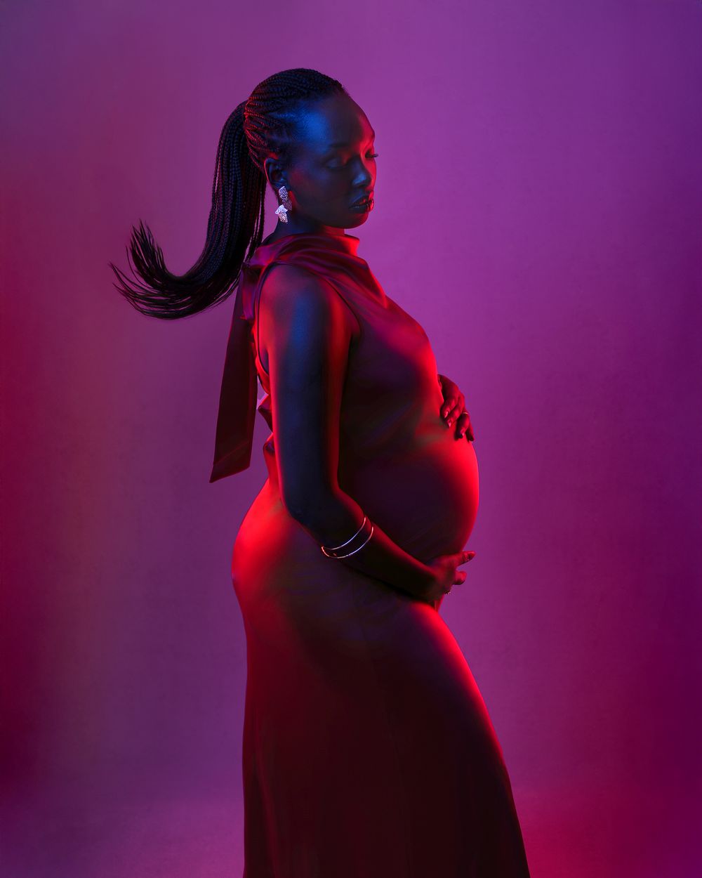 Creative maternity editorial portrait by Yulia Ordaz