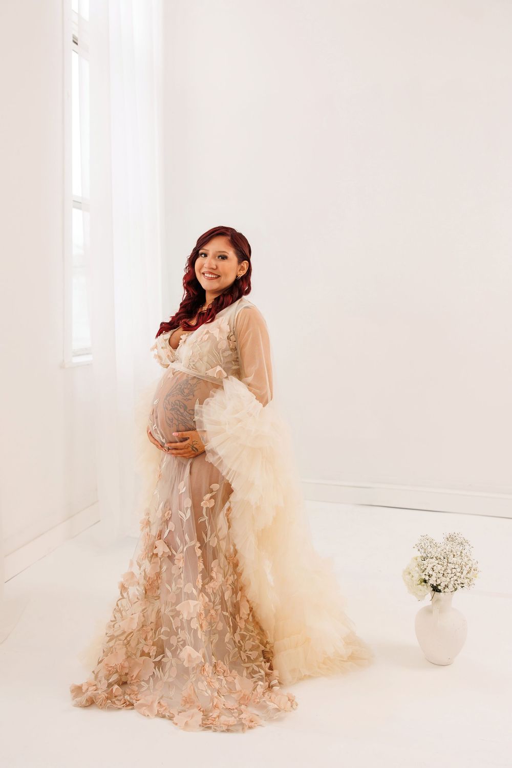 Luxury maternity photography in Chicago & suburbs featuring elegant studio and lifestyle portraits of expecting mothers. Timeless, feminine,