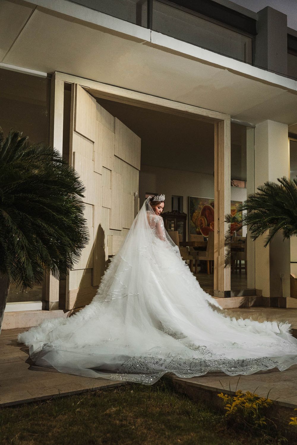 Eucaristía y matrimonio religioso al aire libre celebrado en los jardines de una quinta privada en el Cesar.