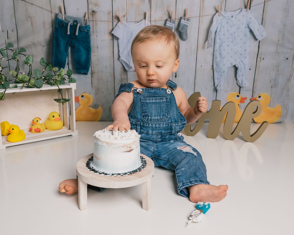 First birthday cake smash photography session in Charlotte NC by GEarlePhotography