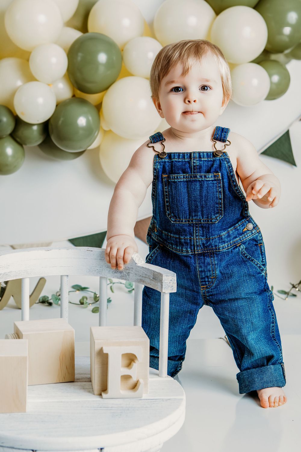 First birthday cake smash photography session in Charlotte NC by GEarlePhotography
