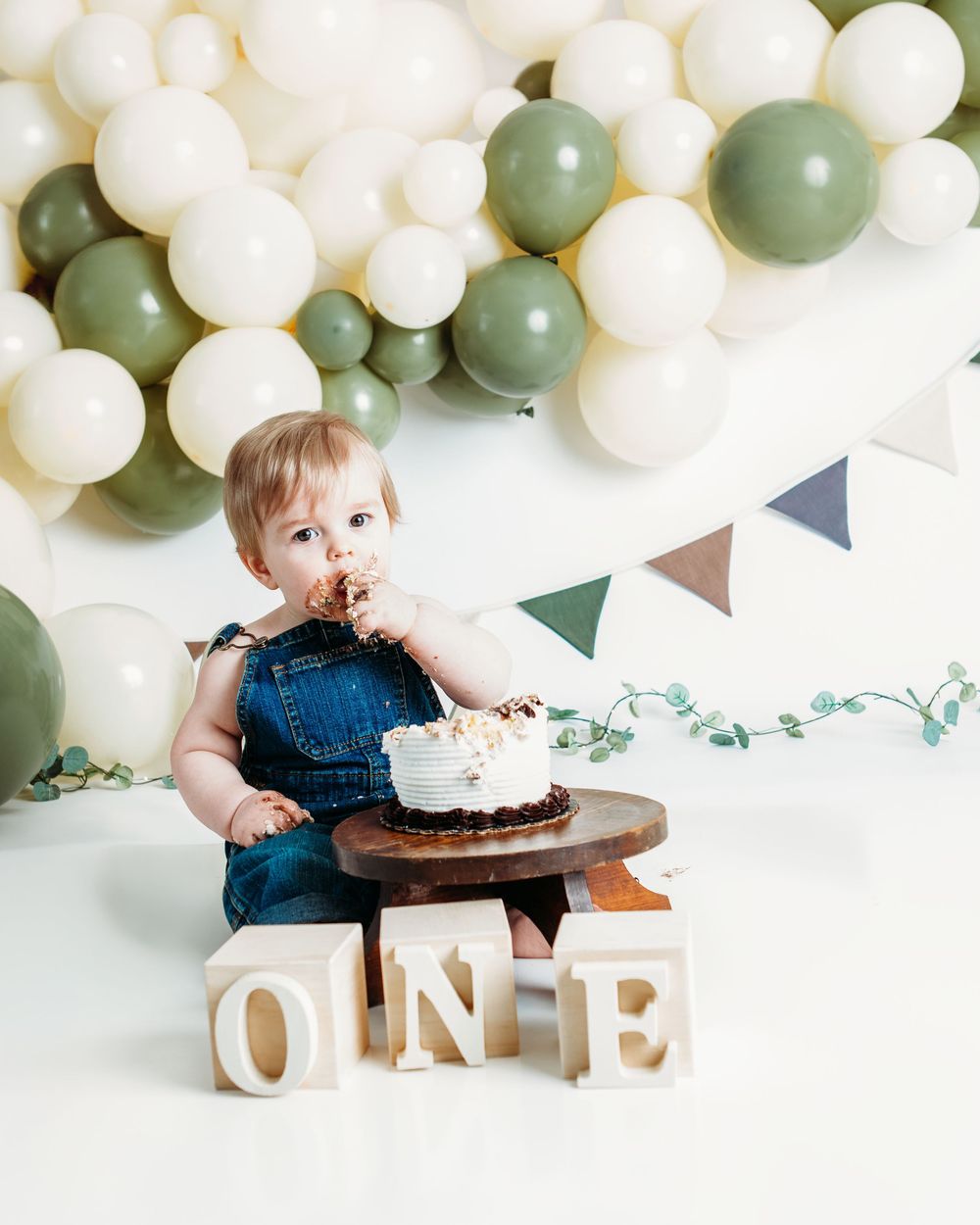 First birthday cake smash photography session in Charlotte NC by GEarlePhotography