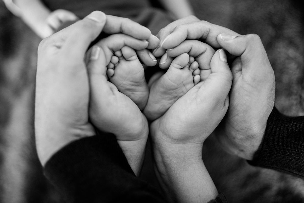At home newborn and family portraits. Photography by Two Birds. Lockport, Illinois Photographer.