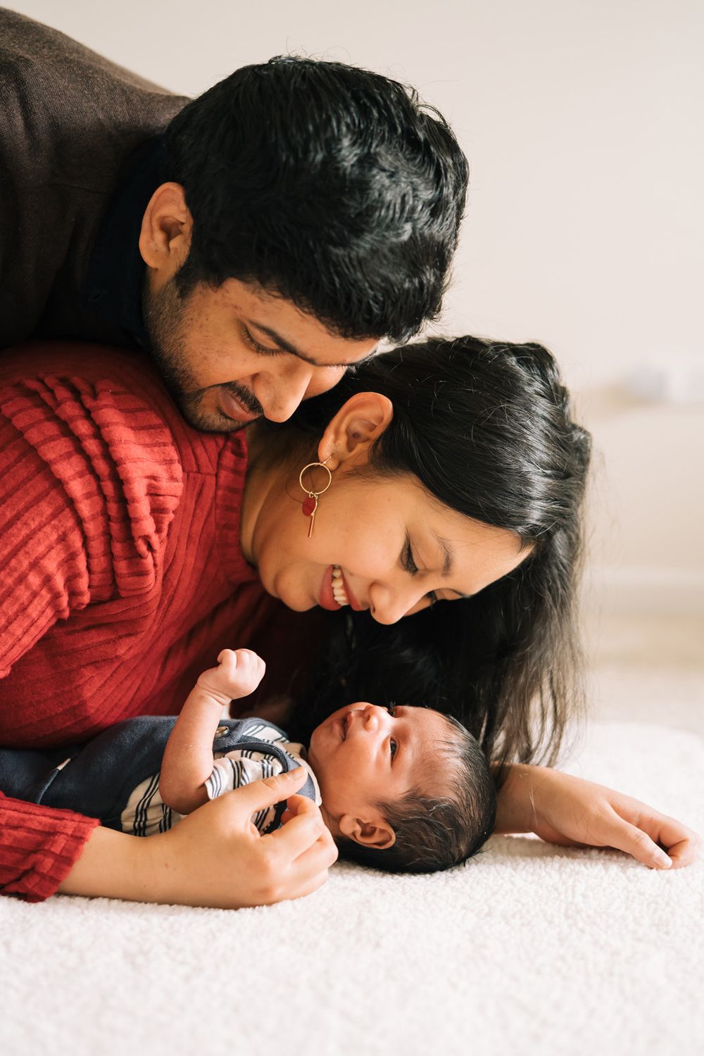 At home newborn and family portraits. Photography by Two Birds. Lockport, Illinois Photographer.