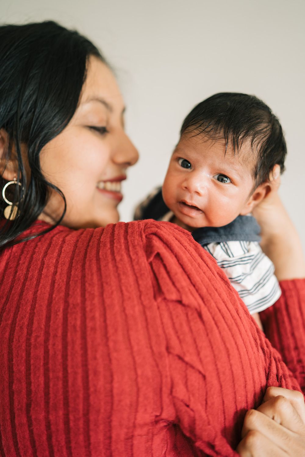 At home newborn and family portraits. Photography by Two Birds. Lockport, Illinois Photographer.