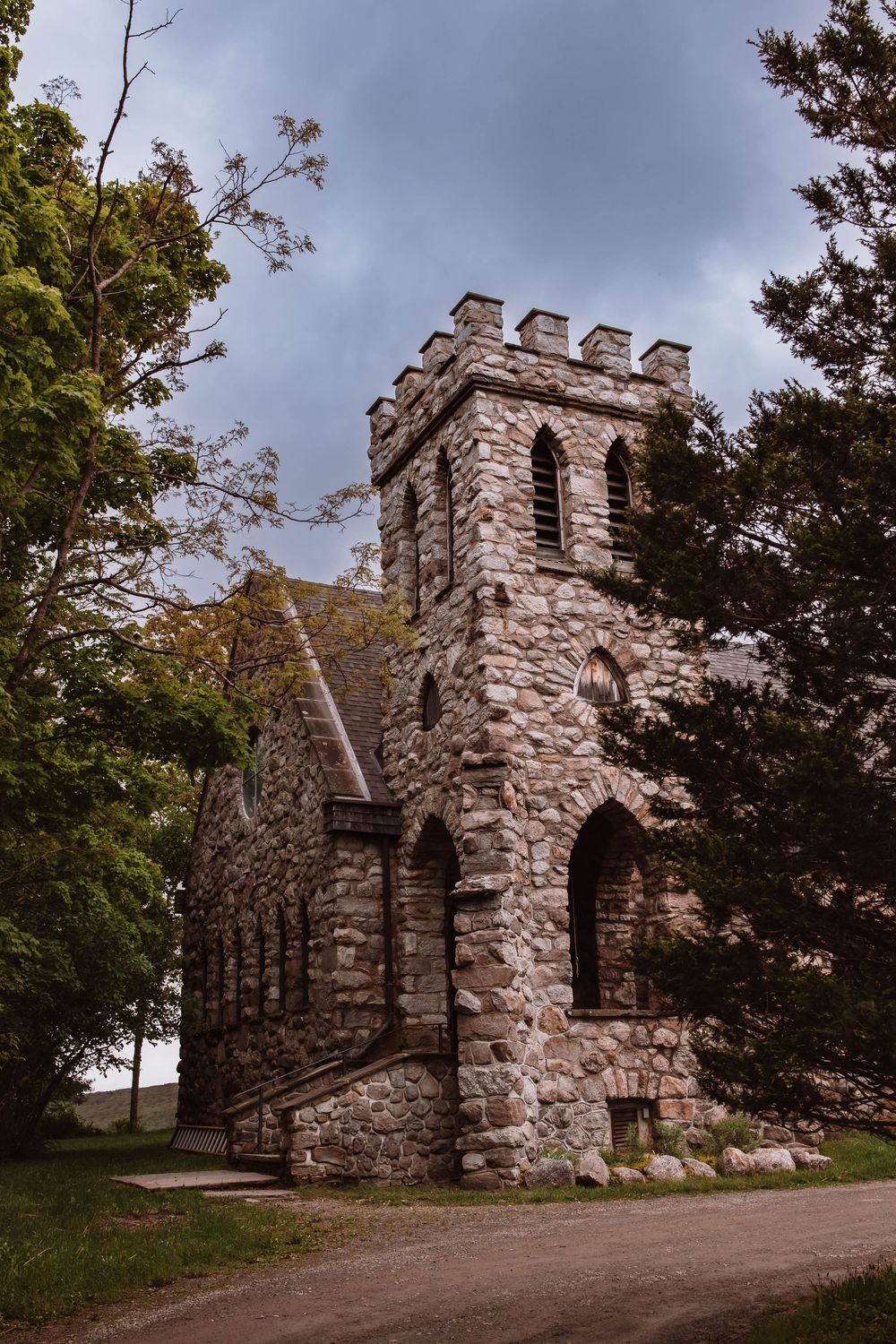 historic stone church wedding in upstate new york