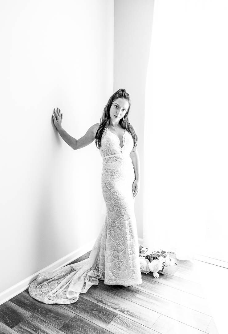 bride, bridal gown, bridal portraits, bridal session, bouquet, wedding photos, wedding photographer, fashion, white dress, beautiful brides