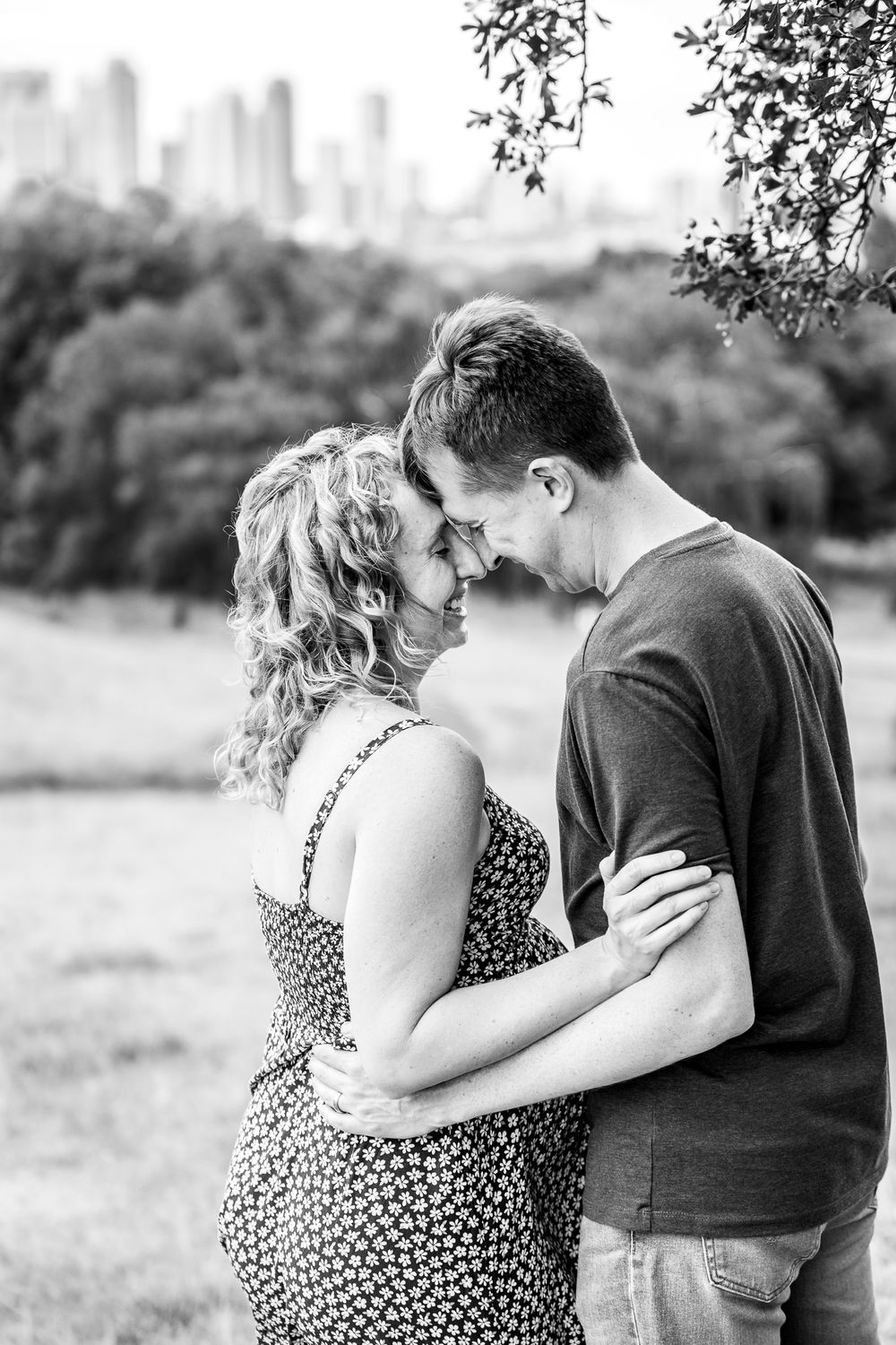 summer maternity photoshoot