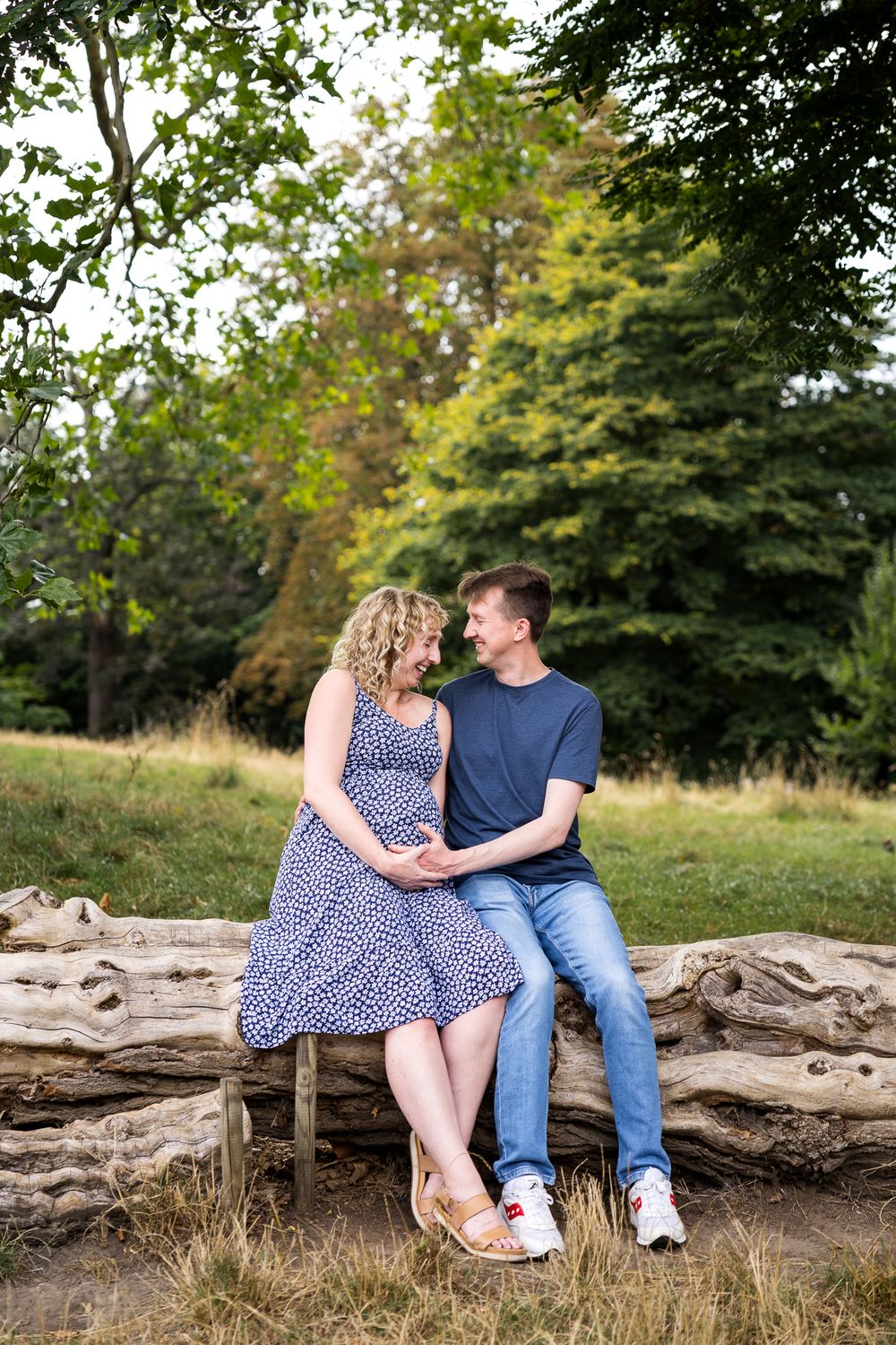 what to wear to summer pregnancy photoshoot