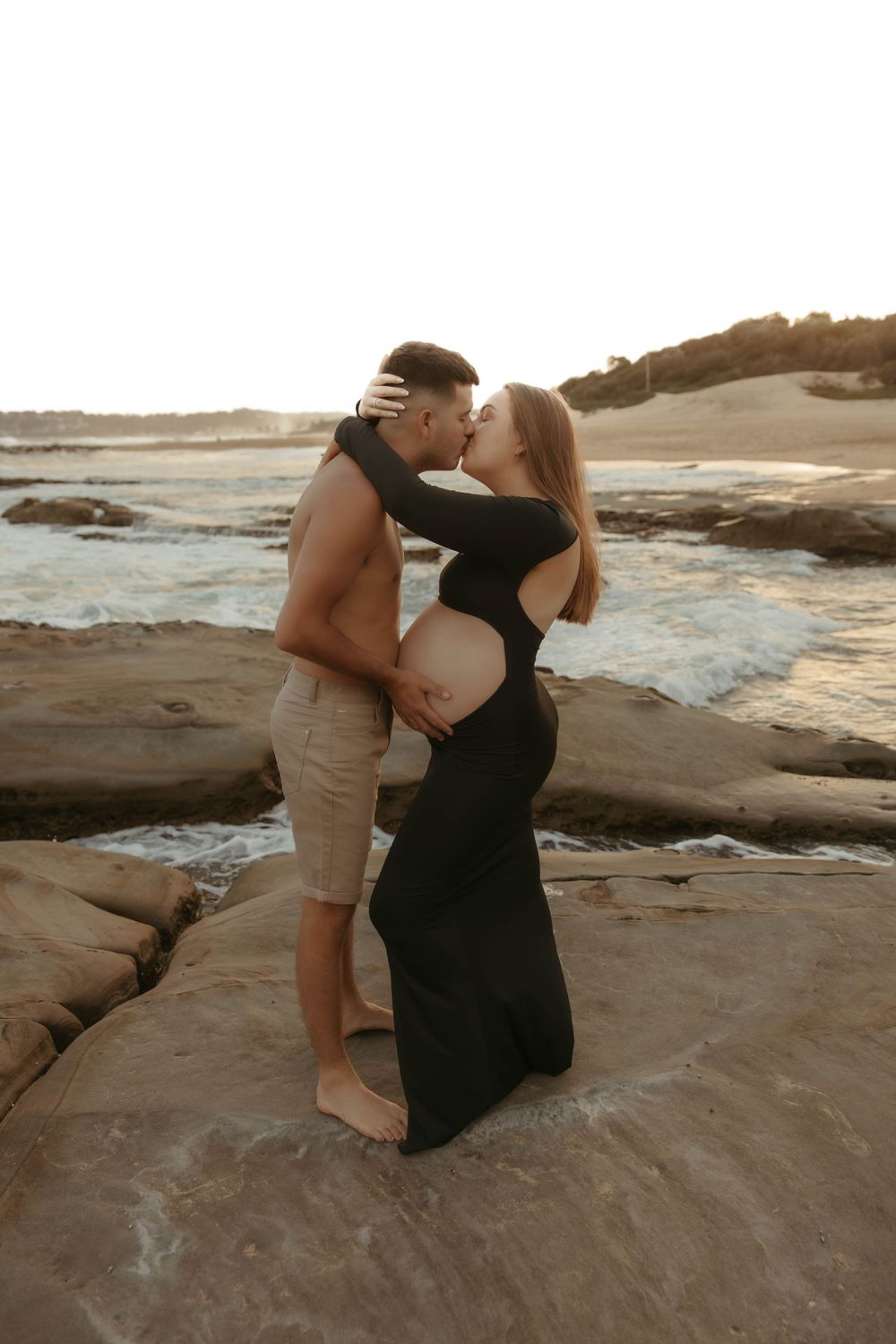 central coast maternity photographer capturing pregnancy