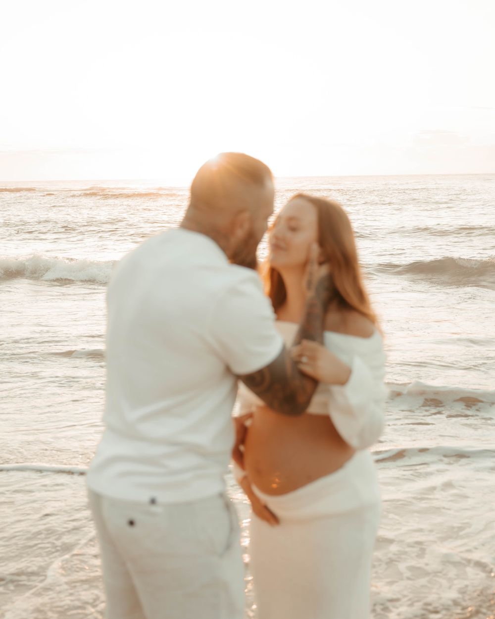 central coast maternity photographer capturing pregnancy