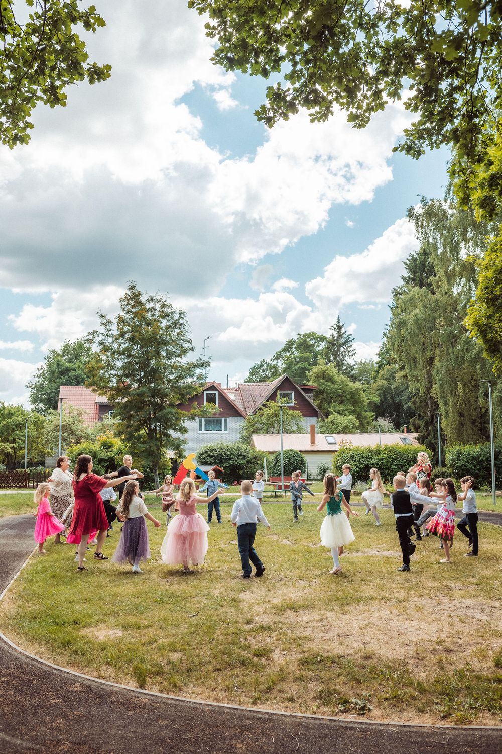 lasteaia lõpupeo fotograaf, fotograaf Tallinnas, pildistamine lasteaias