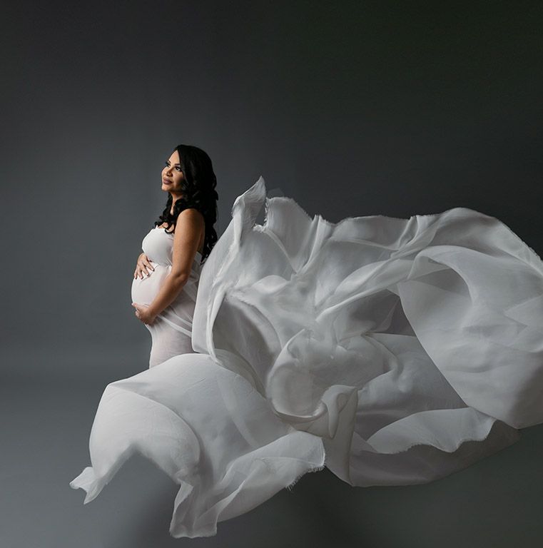 Orlando Maternity Photography, Sanford Maternity Photographer, flown fabric on pregnant woman