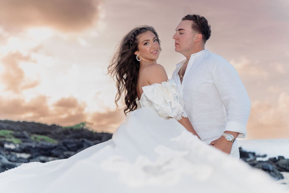 Wedding photographer Oahu Hawaii
Couple Photoshoot 
wedding at the beach photoshoot
Beach wedding Oahu Hawaii
Beach ceremony Oahu Hawaii
