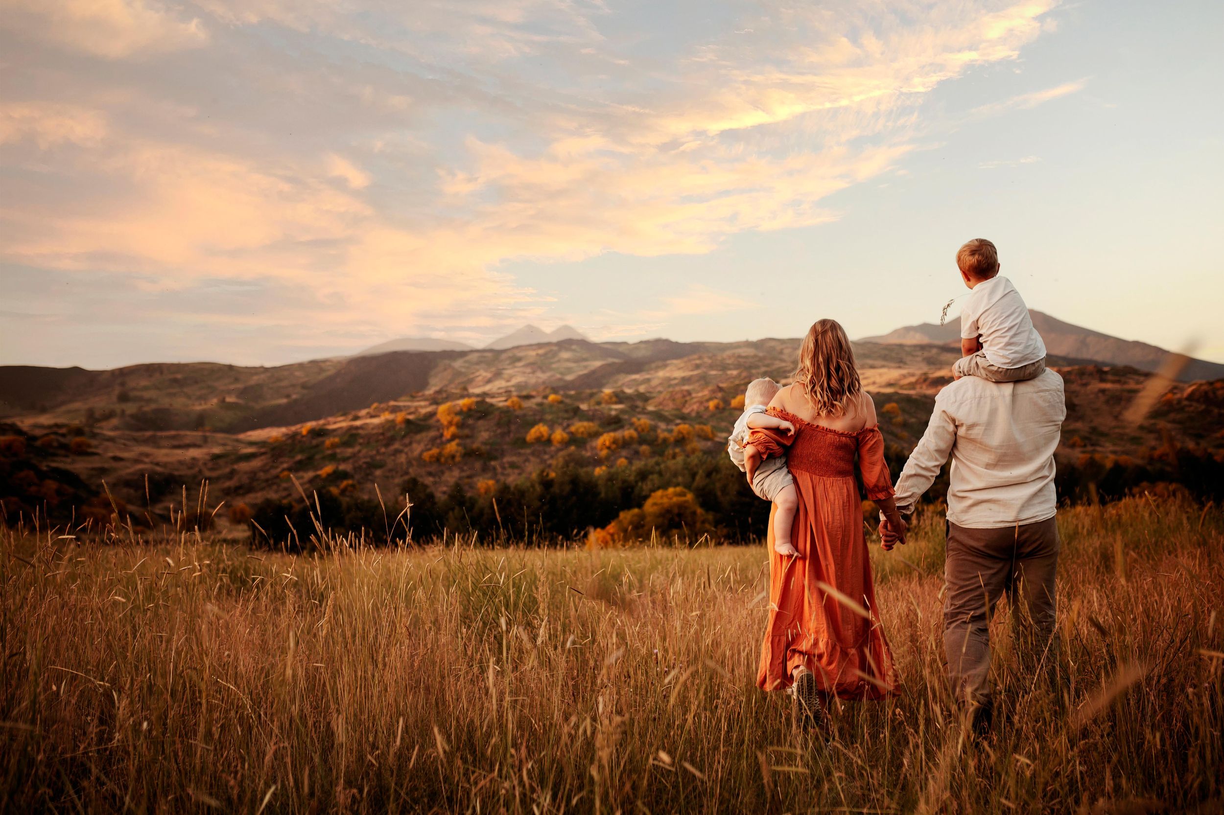 sessione fotografica di famiglia al tramonto