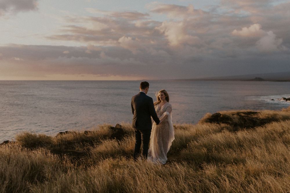 Wedding couple eloping on the Big Island of Hawaii
