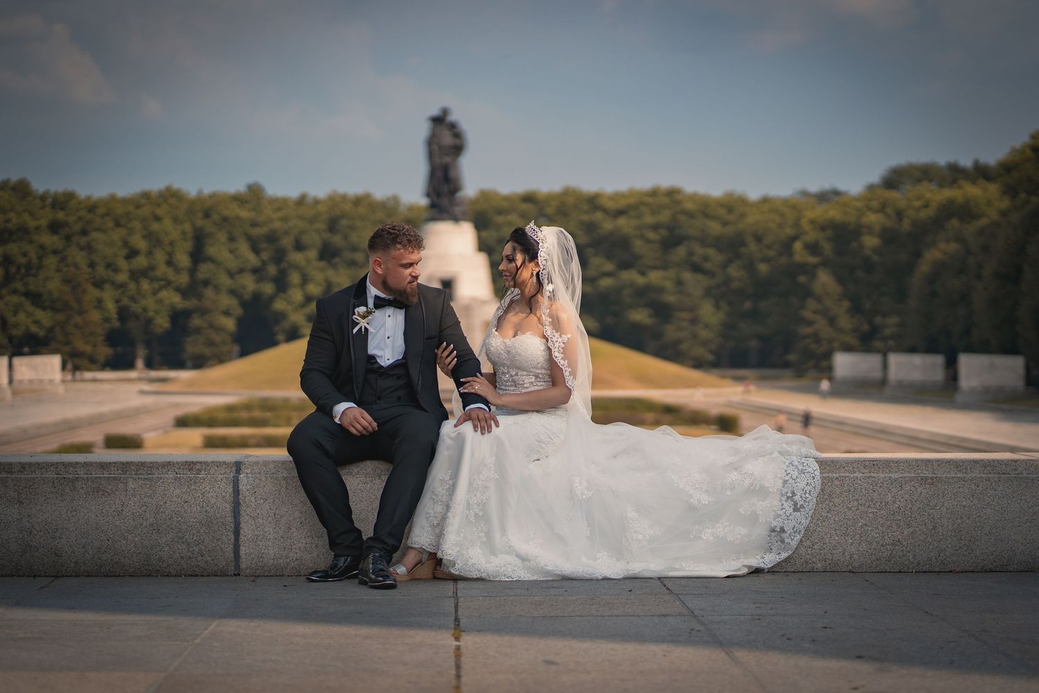 Romantische Hochzeitsfotos in Berlin - Unvergessliche Momente der Liebe festgehalten in der Hauptstadt