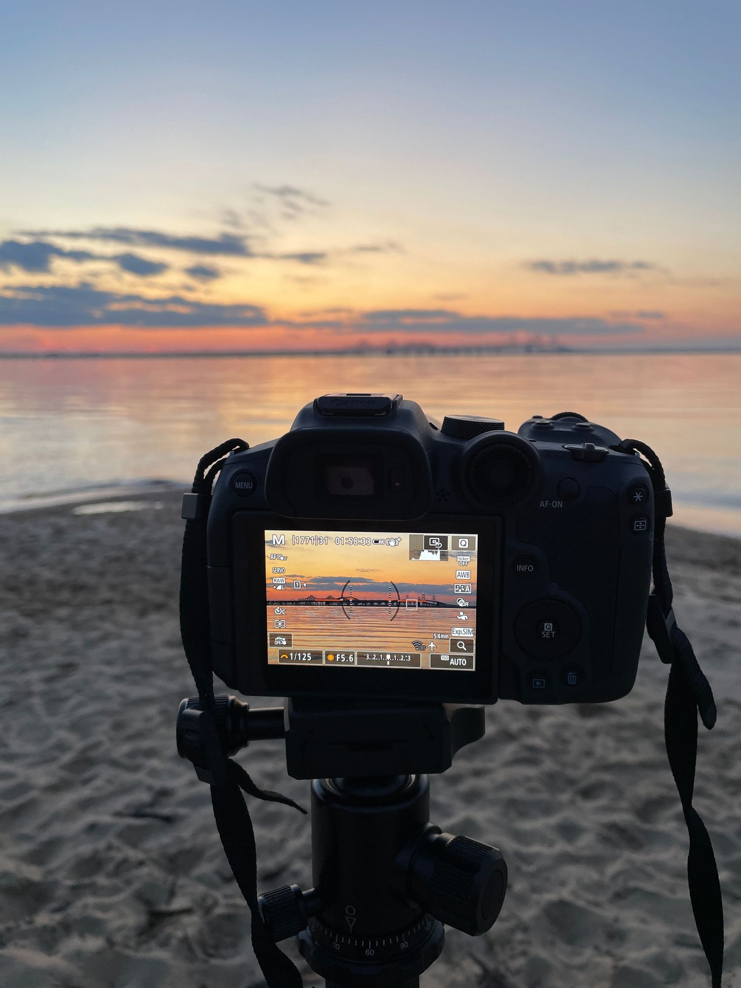 Gear shot of the Canon R7