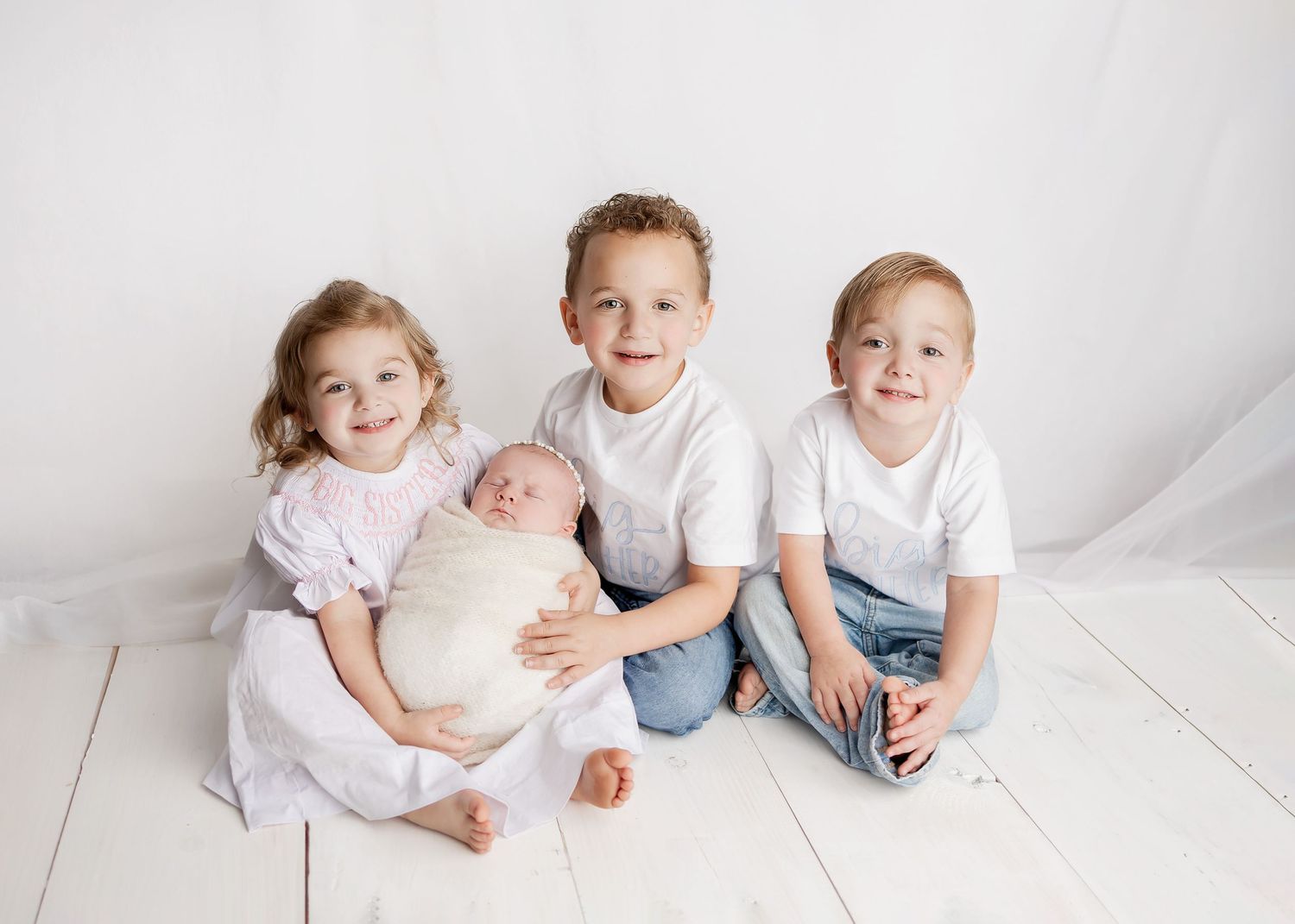 Sibling poses with 4 children