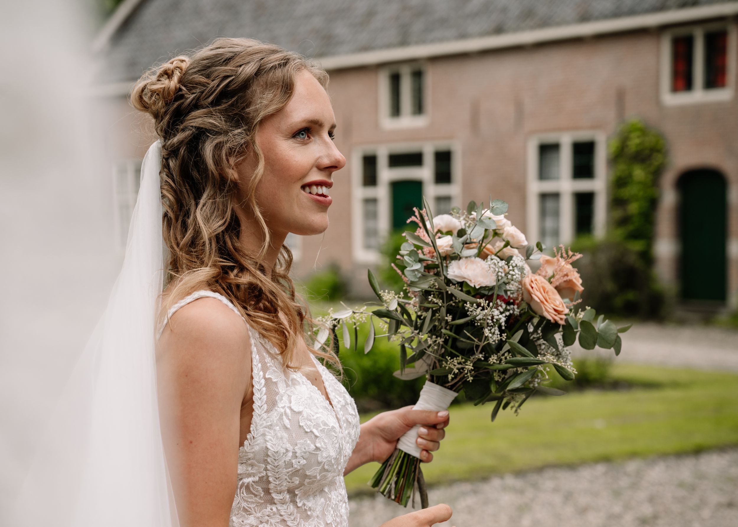Trouwfotograaf amersfoort, trouwfotografie, trouwfoto, bruidsjurk, verloofd, trouwen, trouwring,