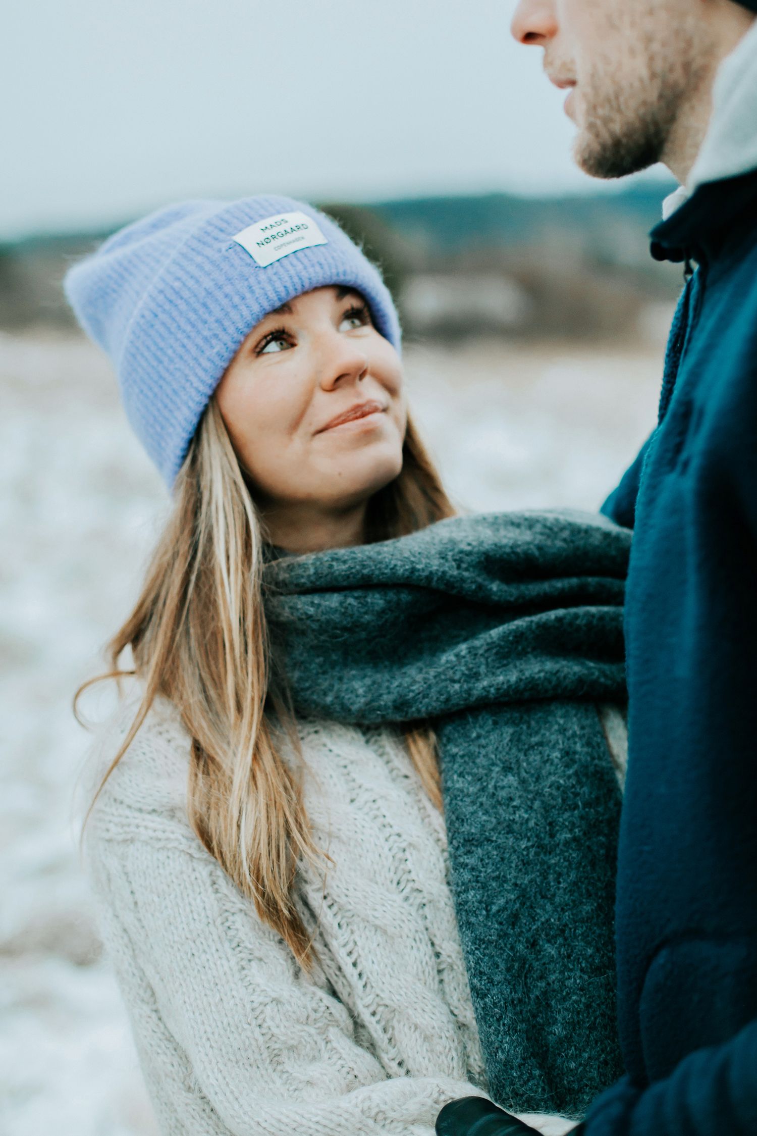 Parfotografering med Malin och Per Åslund vid Acksjön utanför Molkom. Fotograf Rebecca Nordin.