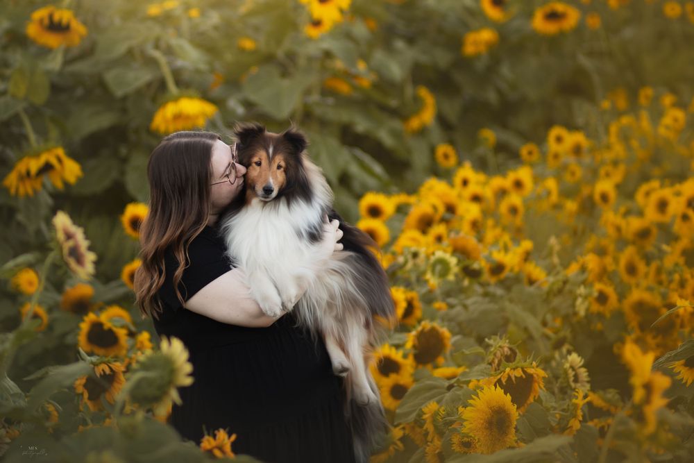 human-dog-photoshoot
dog-portrait-photoshoot
dog-in-flowers-photoshoot