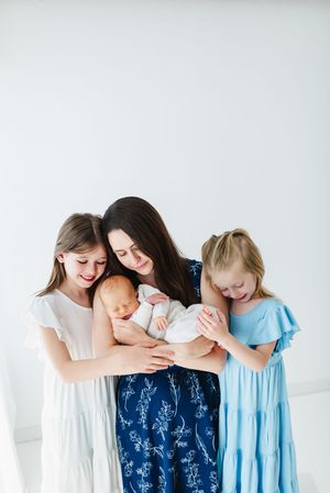 Studio newborn photographer near me. Studio family and newborn photographer in Colorado. Centennial Colorado newborn and family photo shoot