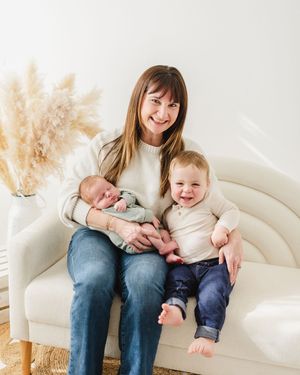 Studio newborn photographer near me. Studio family and newborn photographer in Colorado. Centennial Colorado newborn and family photo shoot