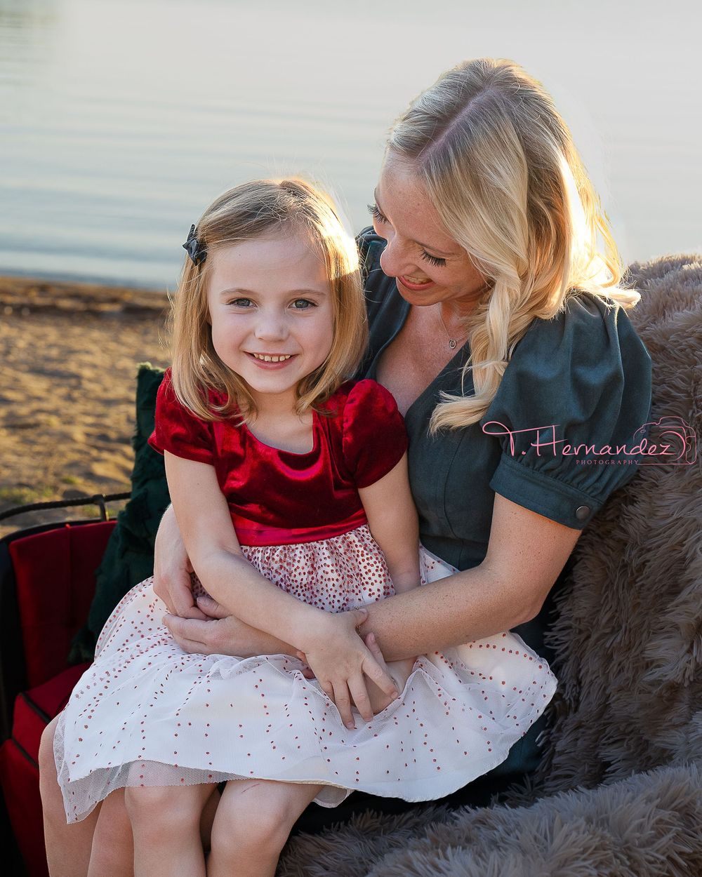 #SantaSessions #LakeMurraySC #ColumbiaSCPhotographer #SantaPhotos #ChristmasPhotos #HolidayMiniSessions