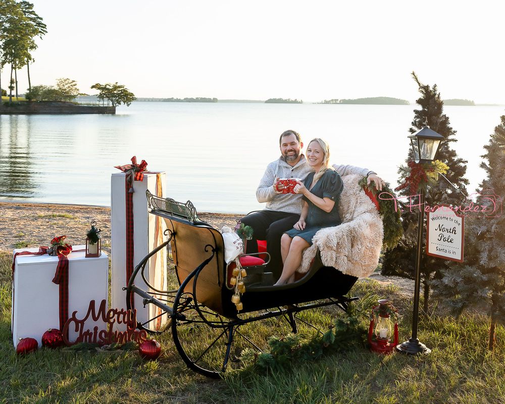 #SantaSessions #LakeMurraySC #ColumbiaSCPhotographer #SantaPhotos #ChristmasPhotos #HolidayMiniSessions