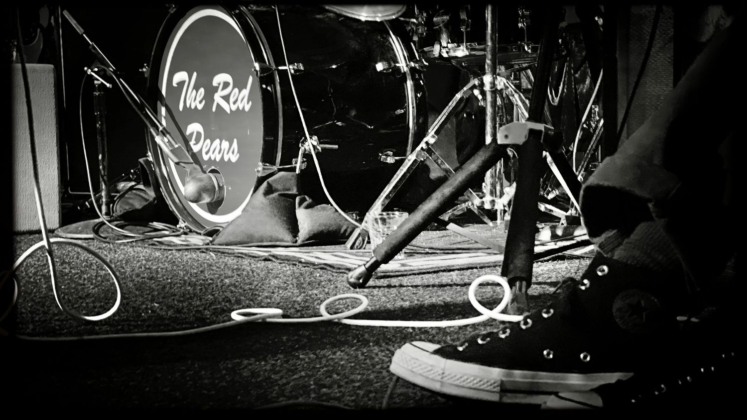 The Red Pears - Bottom of the Hill (2024)