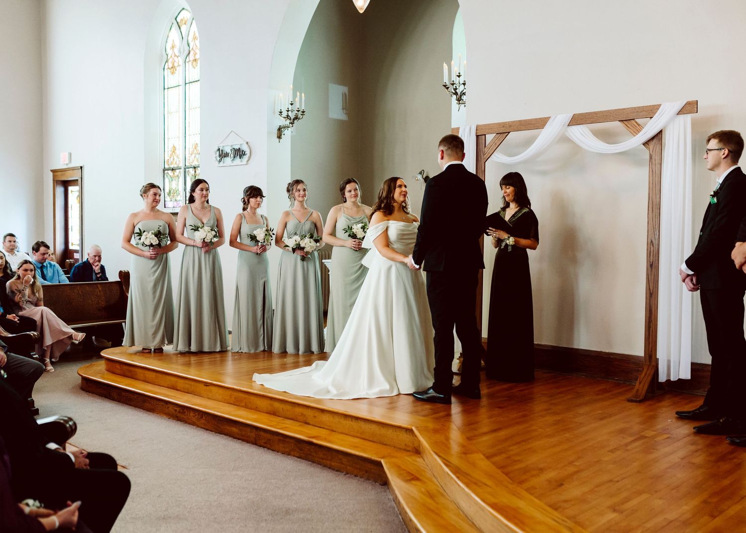 Green Bay Wedding Photographer green bay bride and groom kissing