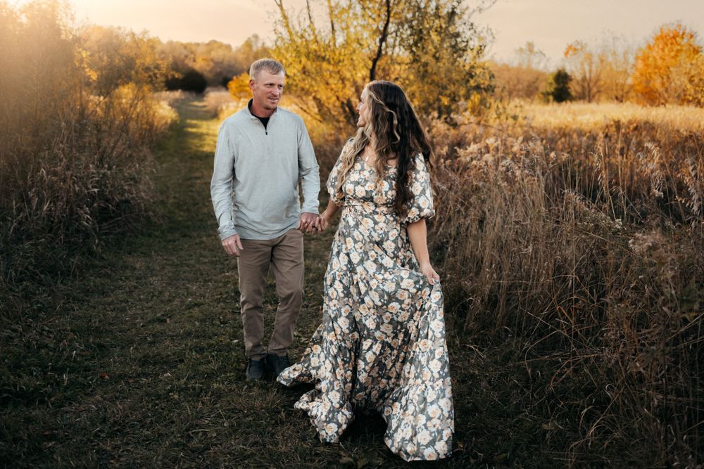 Family and couple photography, family photoshoot, family photo session, photos in Iowa, photographer in Iowa and Minnesota