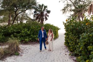 Editorial style wedding photographer in Tampa FL. Editorial style wedding photography in Florida and Europe. Hybrid wedding photographer FL