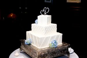 An editorial style small brunch wedding reception in St Petersburg, Tampa, FL and Europe.  Documentary style wedding photographer in Florida