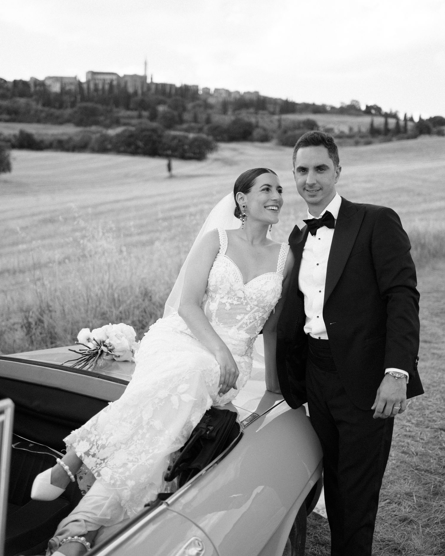 Wedding photographer Italy. 
Luxury destination wedding photography in Tuscany Amalfi Coast, Lake Como. 
Emotional wedding photos