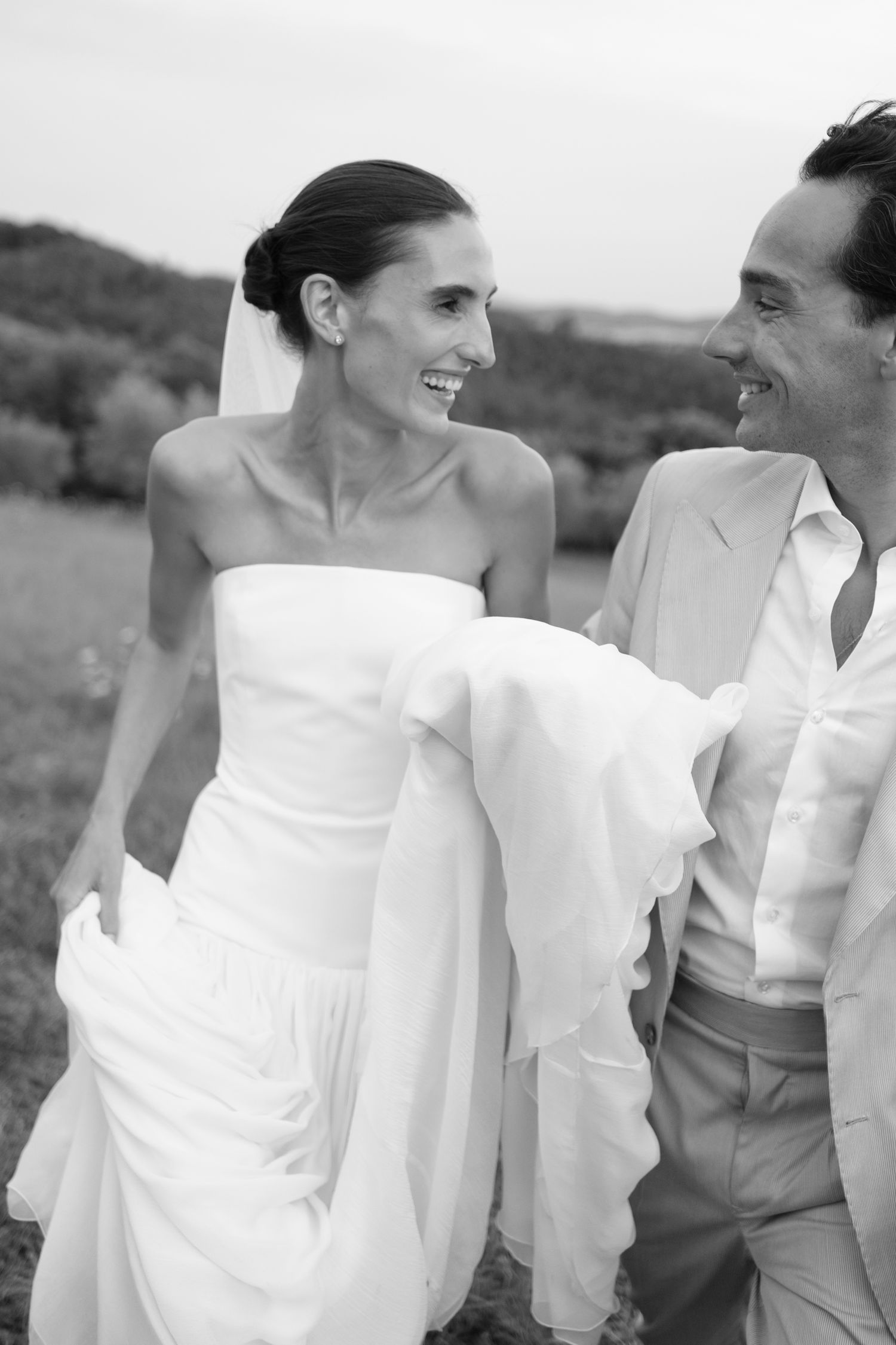Wedding photographer Italy. 
Luxury destination wedding photography in Tuscany Amalfi Coast, Lake Como. 
Emotional wedding photos