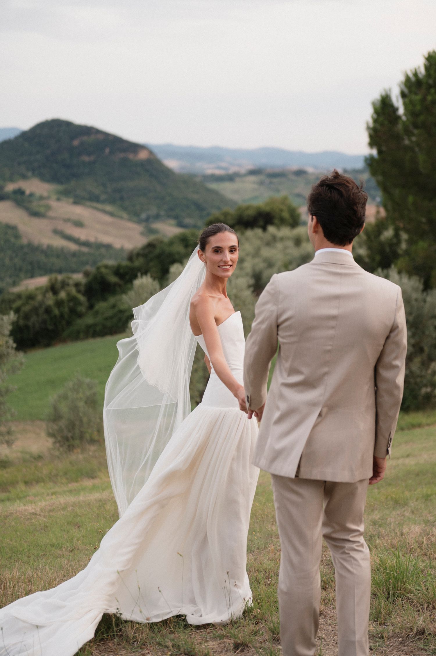 Wedding photographer Italy. 
Luxury destination wedding photography in Tuscany Amalfi Coast, Lake Como. 
Emotional wedding photos