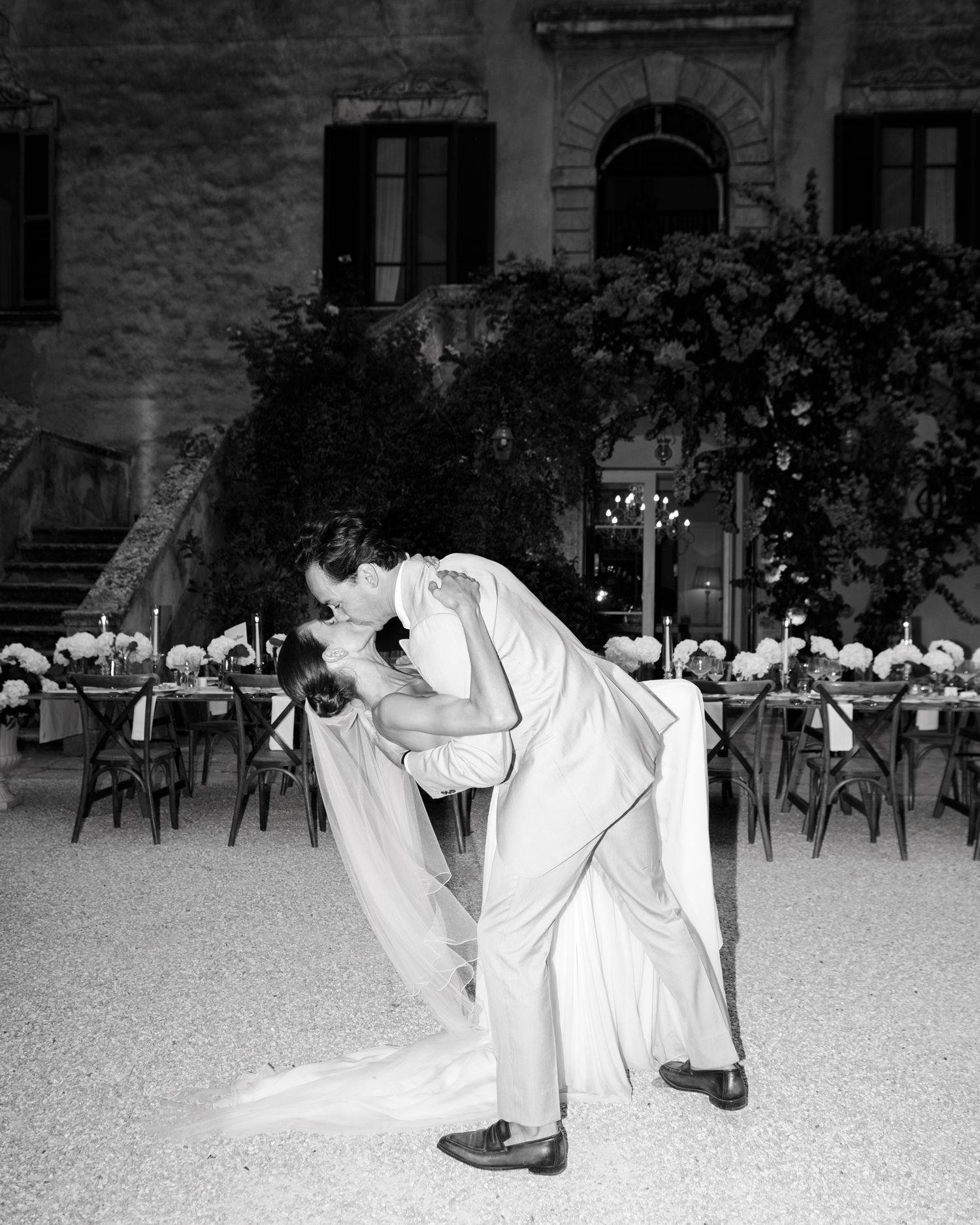 Wedding photographer Italy. 
Luxury destination wedding photography in Tuscany Amalfi Coast, Lake Como. 
Emotional wedding photos
