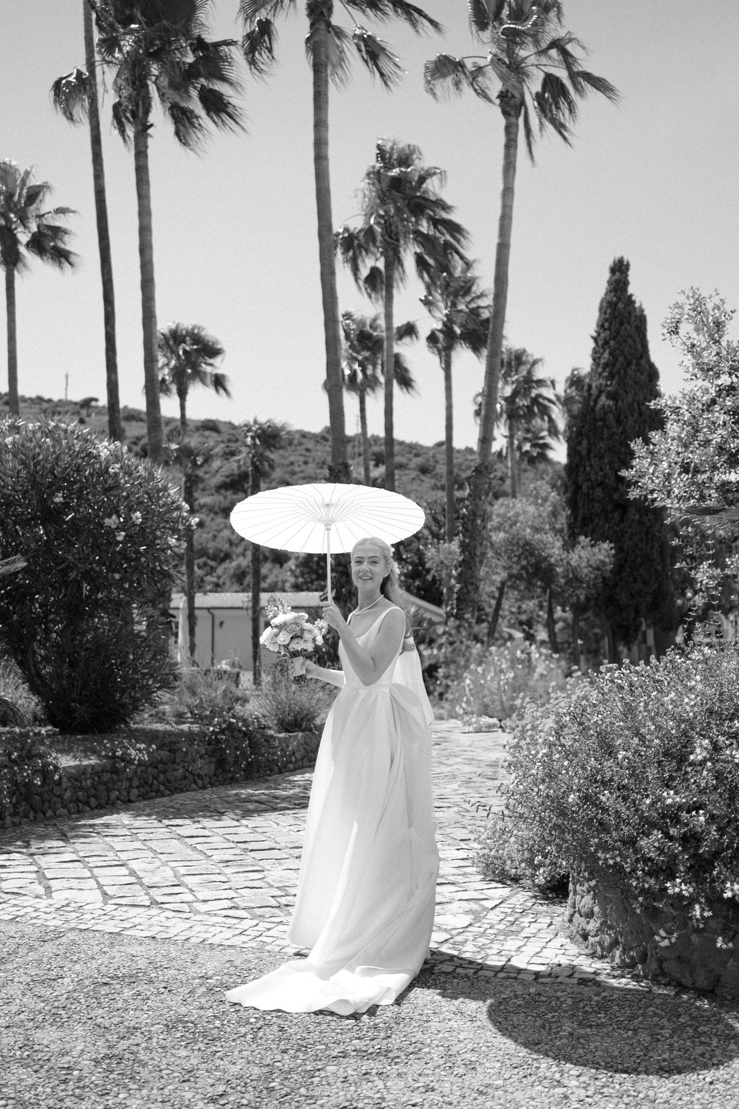 Wedding photographer Italy. 
Luxury destination wedding photography in Tuscany Amalfi Coast, Lake Como. 
Emotional wedding photos