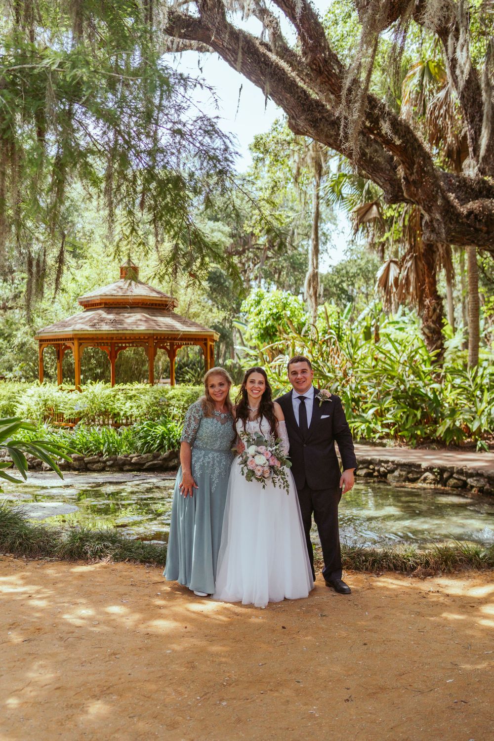 Washington Oaks Gardens State Park Wedding in Palm Coast, Florida. Family wedding photography.