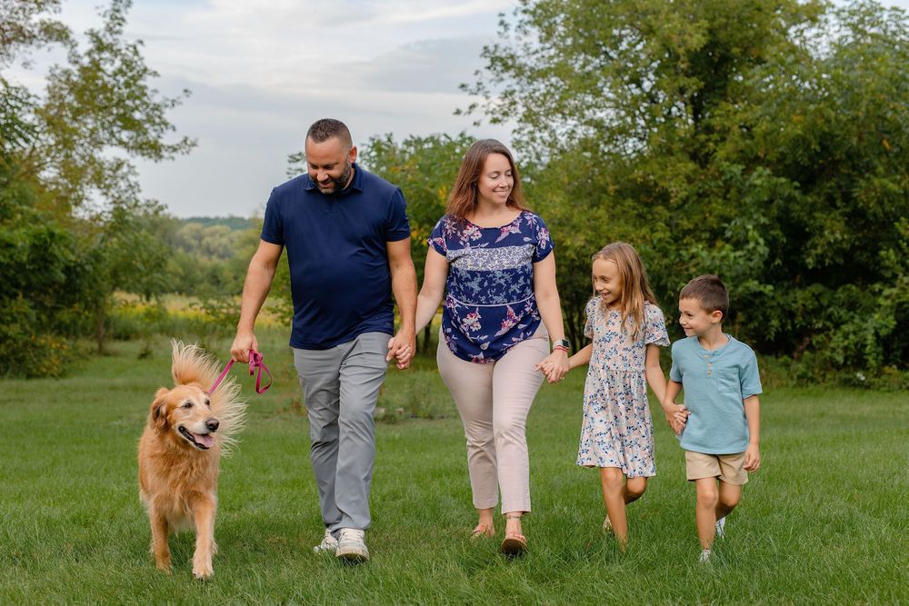 Family backyard photos Waukesha County family photographer