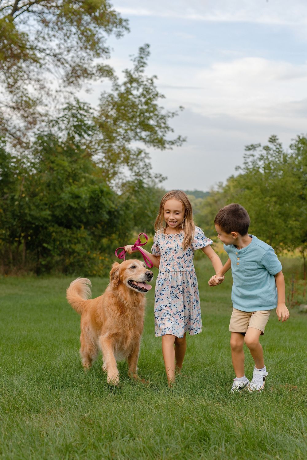 Family backyard photos Waukesha County family photographer