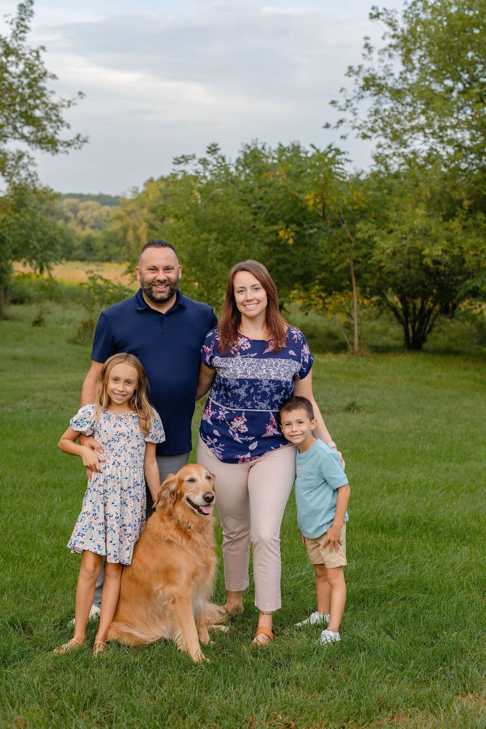 Family backyard photos Waukesha County family photographer