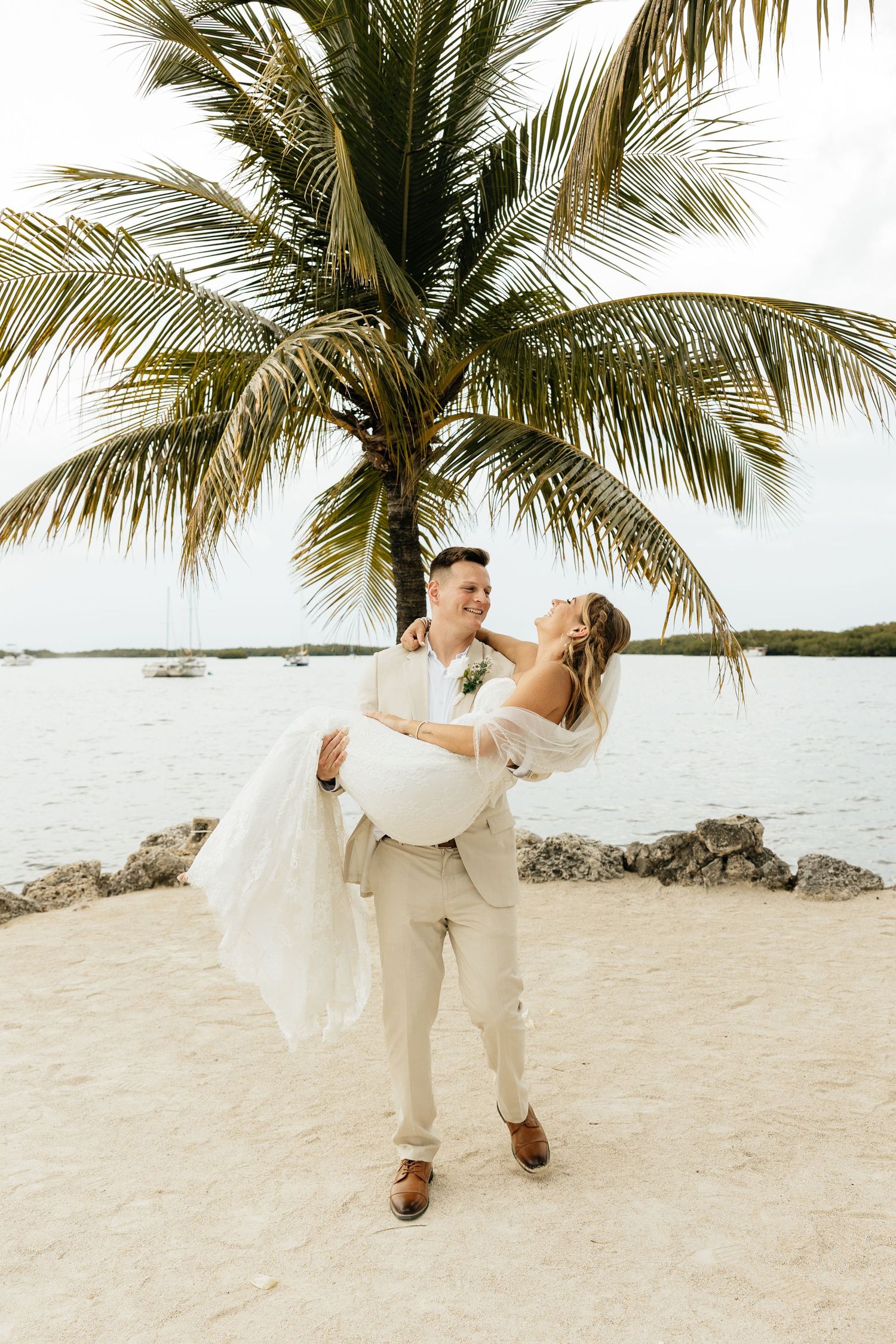 Dolphin Point Villas Wedding in Key Largo, Florida. South Florida Wedding Photographer, Coastal Key Largo Wedding - Lindsay McDow Photo