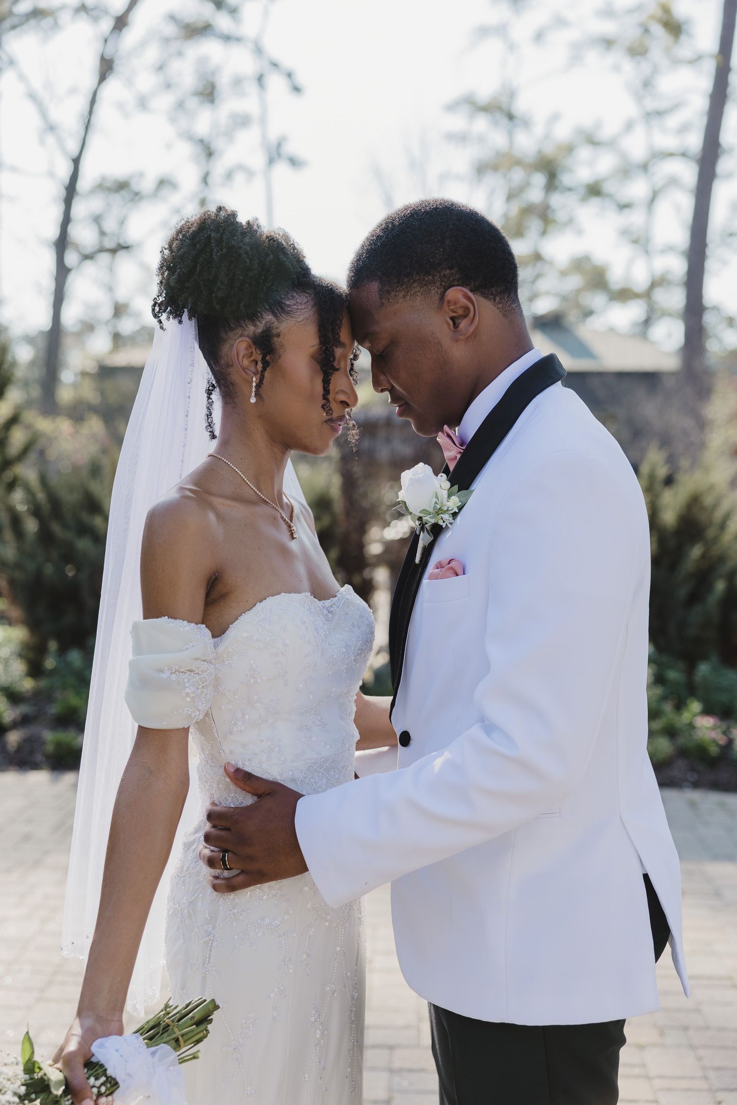 Houston Texas wedding photographer creating romantic, timeless imagery with a candid storytelling approach. Mercer Botanic Gardens