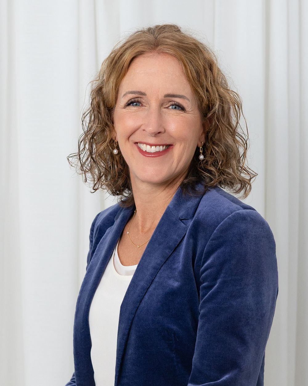 Singapore, corporate headshots, linkedin profile photos, women in business, personal branding singapore, portrait photography, ceo photos
