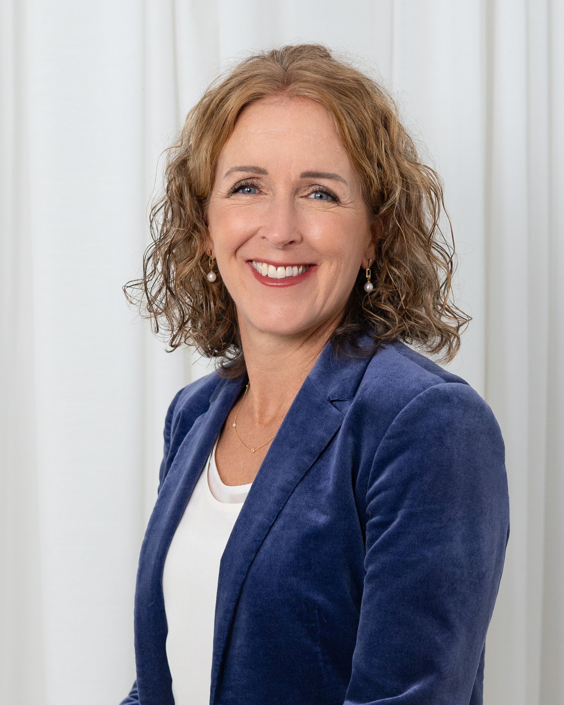 Singapore, corporate headshots, linkedin profile photos, women in business, personal branding singapore, portrait photography, ceo photos