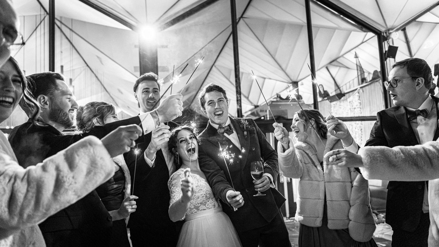 Détails élégants de mariage de luxe photographiés avec précision et sens du détail